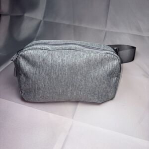 Vera Bradley Mini Belt Bag Lighten Up In Gray, Fanny pack / Belt Bag Nwt